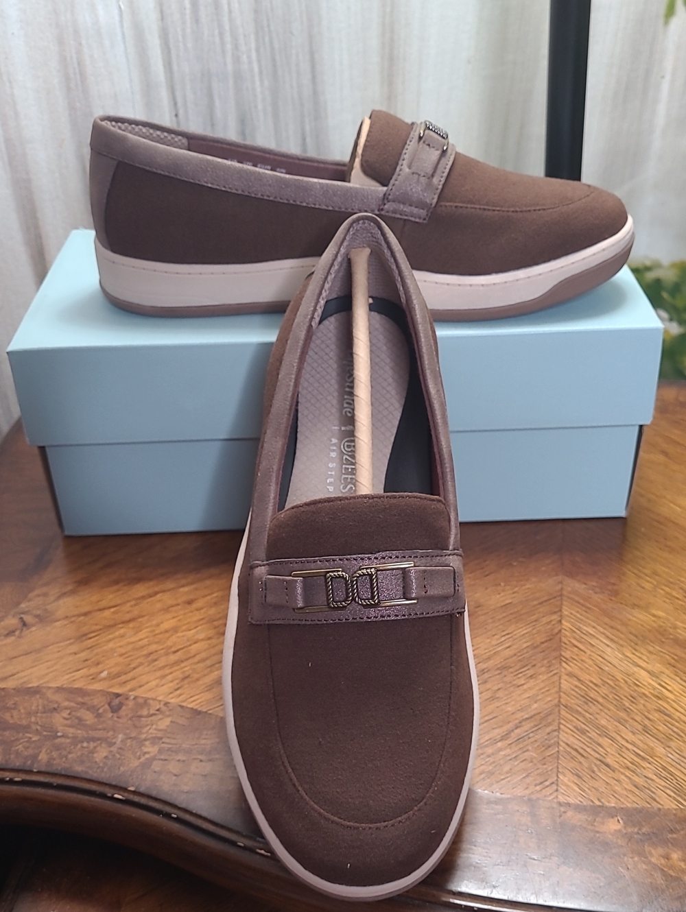 New in box! Life Stride Daydream Women 7.5 Wide Brown Slip On Lightweight Loafer